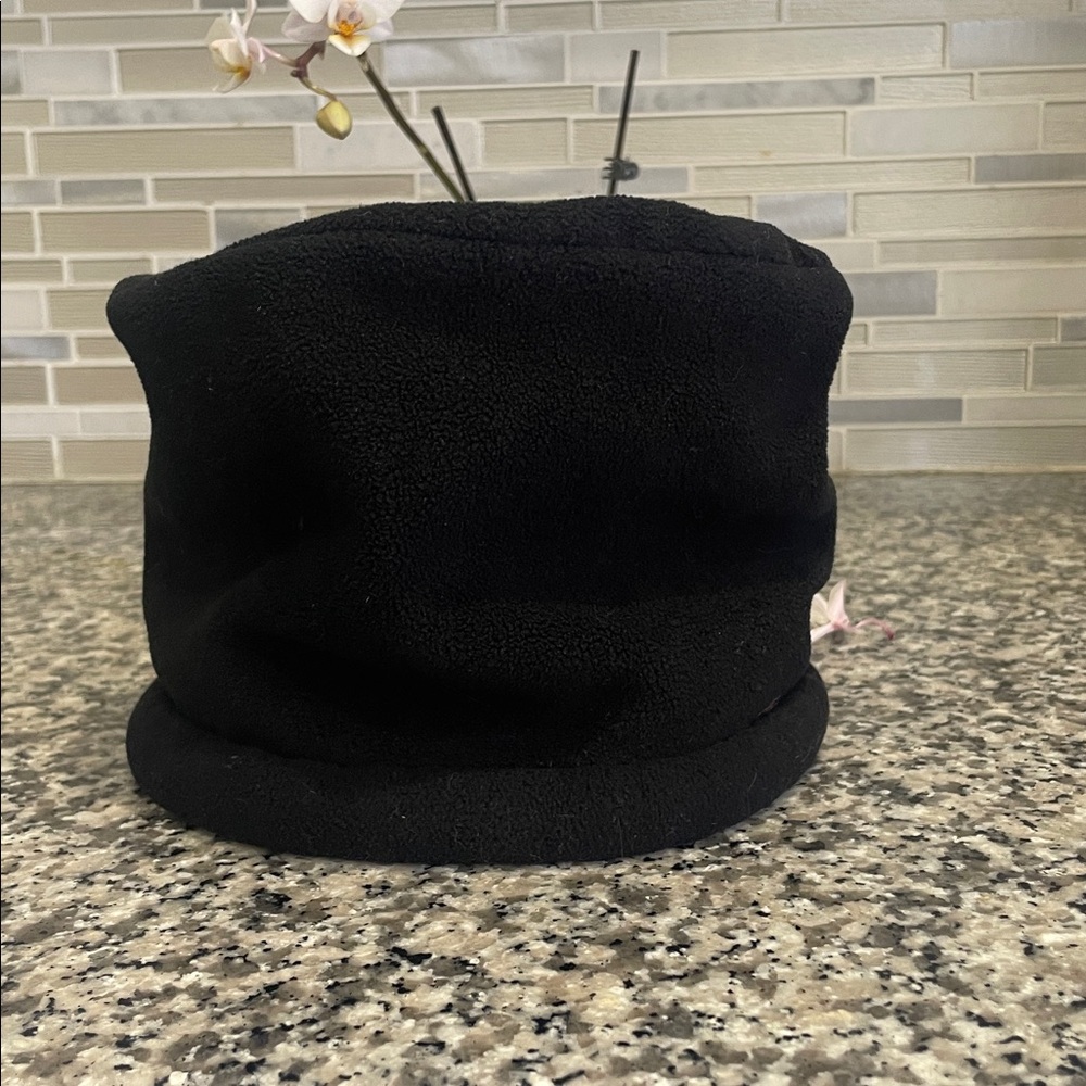 Ladies Black Reversible Fleece Beanie NWOT